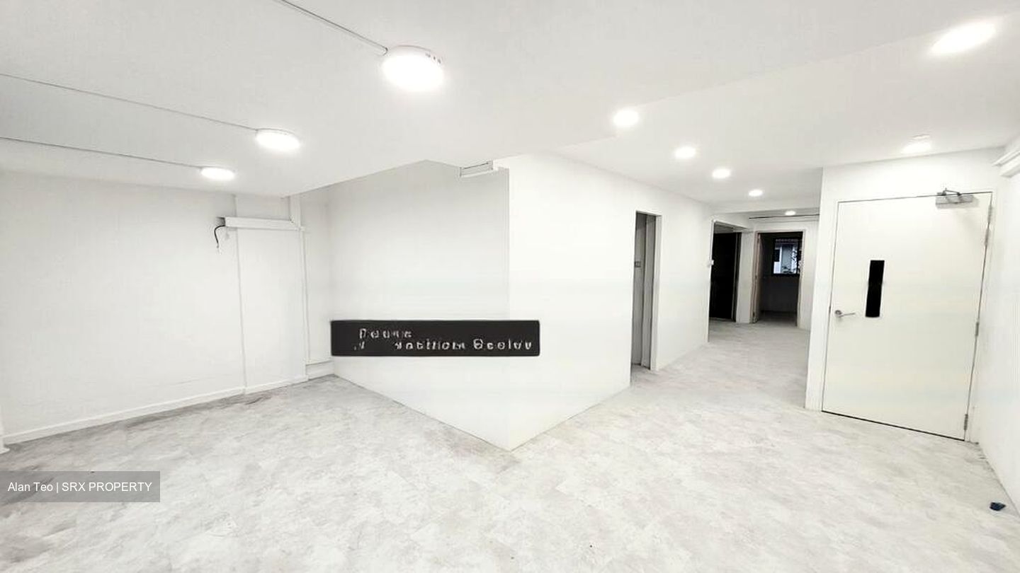 Ang Mo Kio Avenue 6 (D20), Shop House #451317041